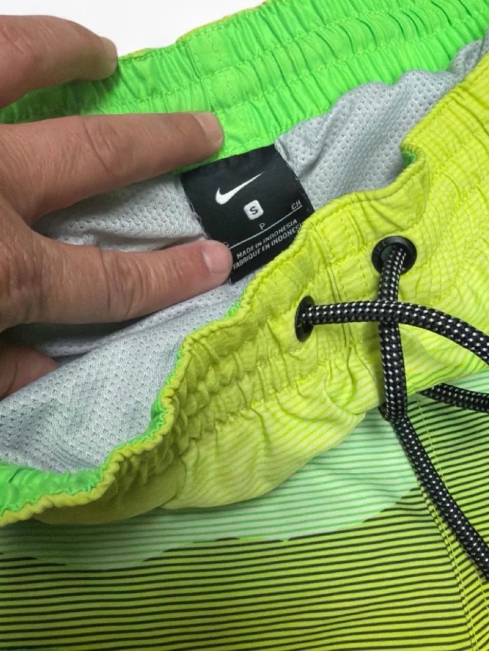 Nike Men’s Gradient Green to Black Swim Board Shorts